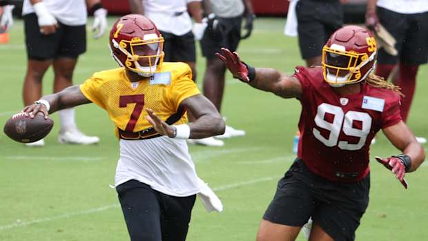 Chase Young Chases Dwayne © Geoff Burke-USA TODAY Sports